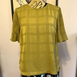 A New Day flown chartreuse top with “angel” sleeves M